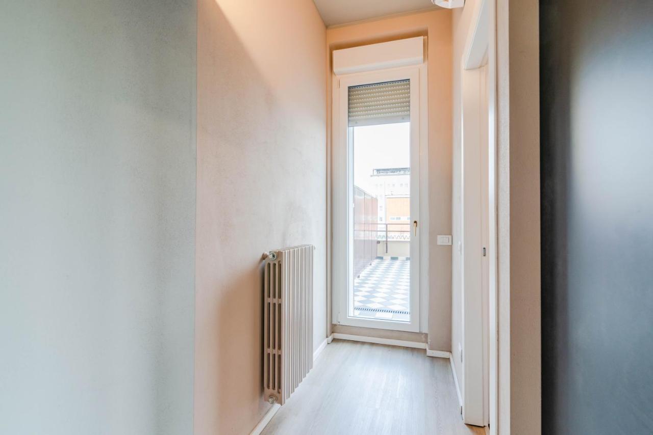 Pavia Tower - By Host4U Apartment Exterior photo