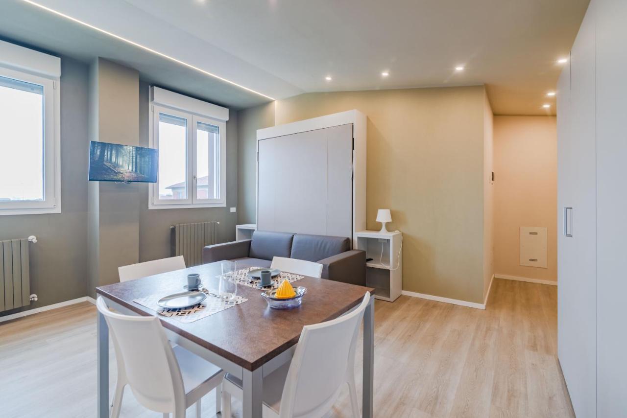 Pavia Tower - By Host4U Apartment Exterior photo