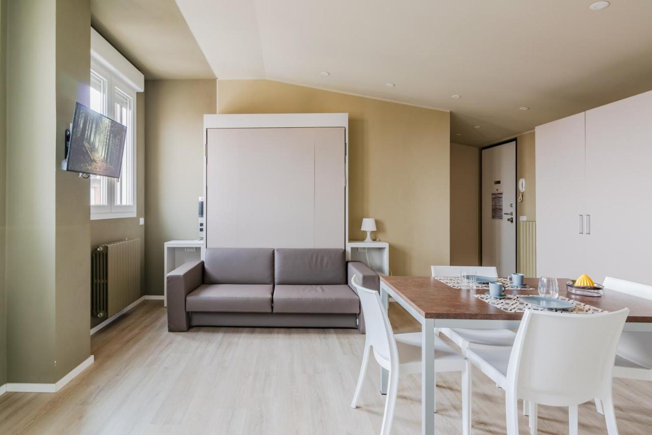 Pavia Tower - By Host4U Apartment Exterior photo